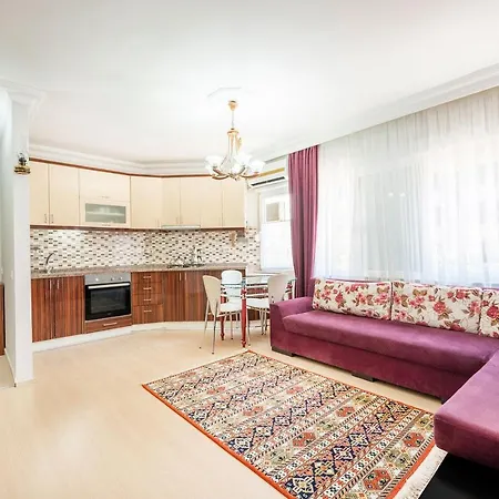 Cozy Flat With Balcony Close To Public Transportation In Konyaalti, Διαμέρισμα *