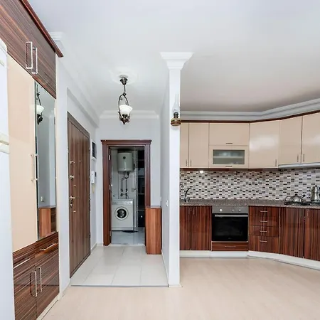 Cozy Flat With Balcony Close To Public Transportation In Konyaalti, *